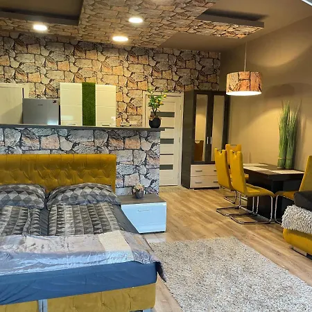 Gold Downtown Apartment