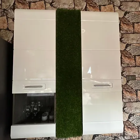 Gold Downtown Apartment